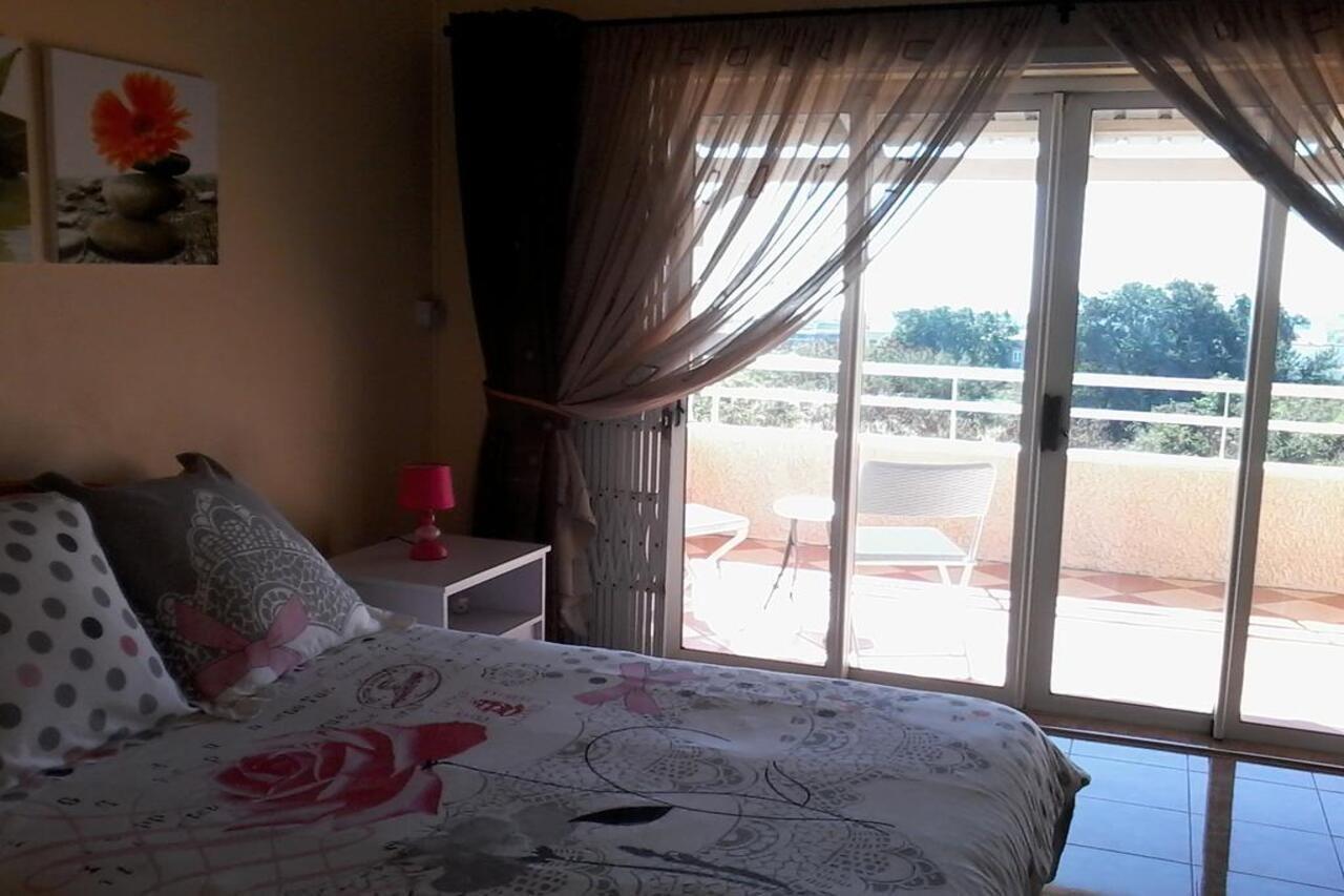 Chez Cozy'S Hotel Албион Екстериор снимка